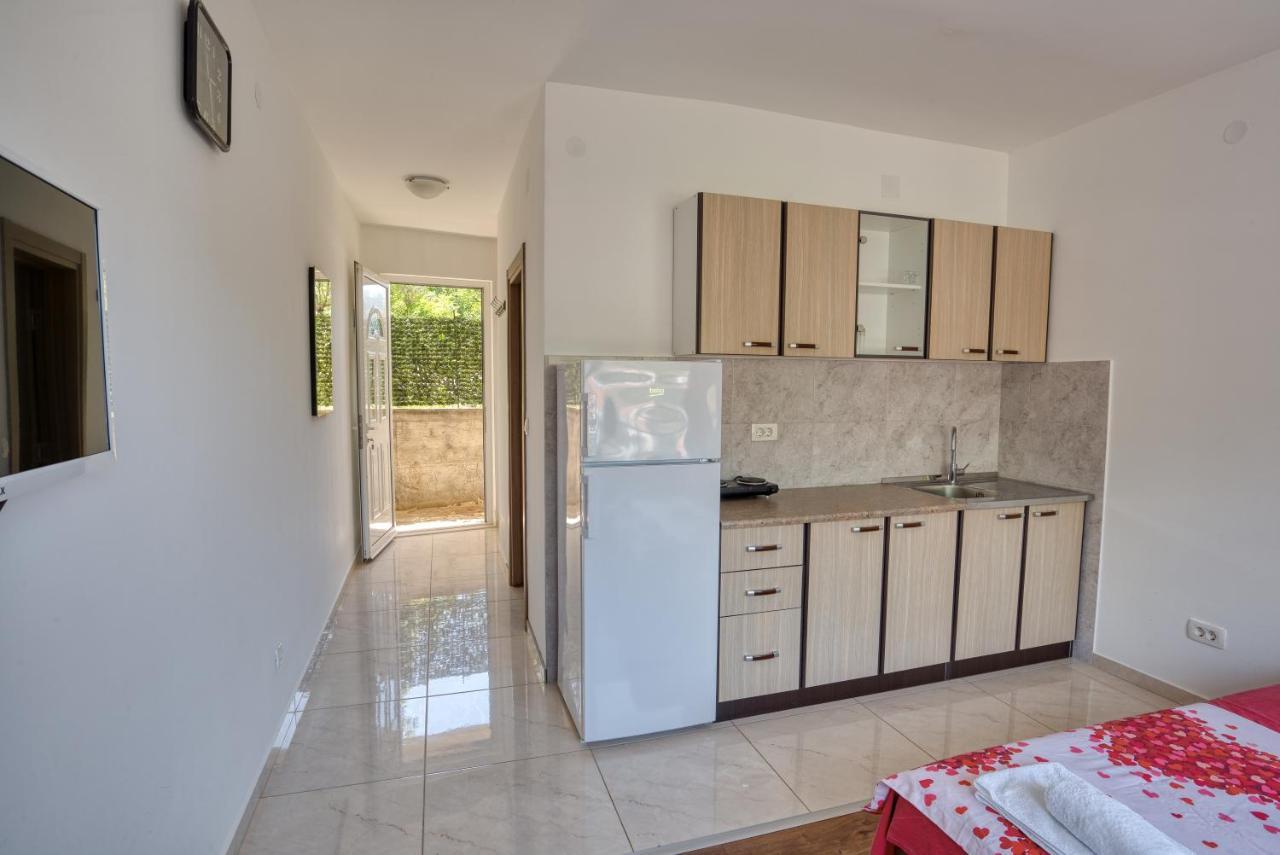 Apartmani Cukic Rafailovici Budva Exterior foto